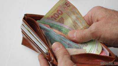 Реальные зарплаты украинцев в августе выросли почти на 16%