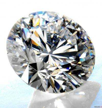 Женщина нашла в парке США алмаз почти в три карата