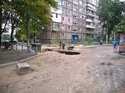 В Днепре ребенок провалился под землю
