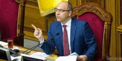 Парубий рассказал, когда подпишет постановление о санкциях против ряда телеканалов