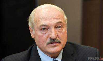 Лукашенко пожаловался на поток оружия в Беларусь из Украины