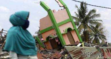 В Индонезии обрушился школа: 20 погибших