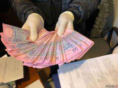 В Киеве на взятке в 650 тыс. грн поймали чиновника из структуры Укравтодора