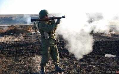 Боевики дважды обстреляли бойцов ОС на Донбассе из гранатометов