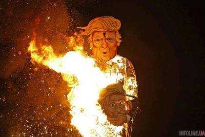 В Иране за день до новых санкций США сожгли чучело Трампа