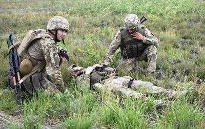 С начала суток в зоне ООС погиб военный, еще двое ранены