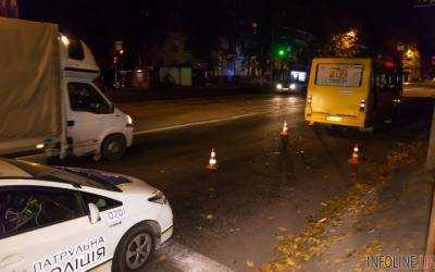 ДТП в Днепре: маршрутка переехала девушку