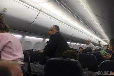 Пассажирский Boeing вспыхнул на огромной высоте