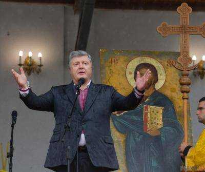 В АП заявили, что Порошенко все еще готов к диалогу с архиереями УПЦ МП