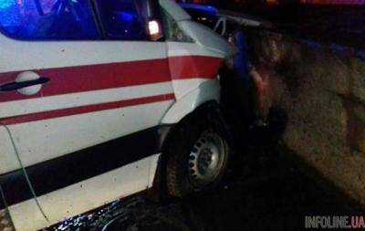 Во Львове "скорая" влетела в подземный переход