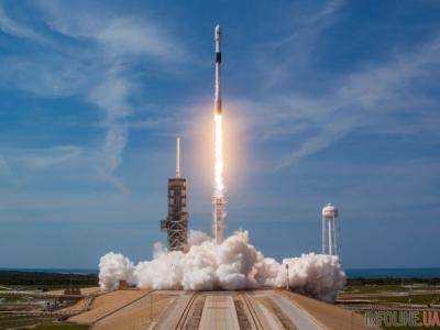 SpaceX запустила ракету с катарским спутником связи