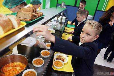 В Литве разработают “образцовое меню” для школьных столовых