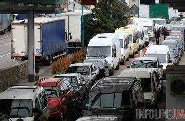 В очередях на границе с Польшей застряли 600 автомобилей