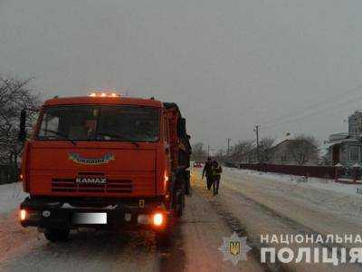 Грузовик переехал пьяного мужчину, который "отдыхал" посреди дороги