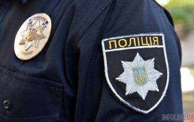 В Кривом Роге неизвестный ограбил банк и порезал работника