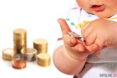 С ярых неплательщиков алиментов взыскали уже 4,4 млрд грн