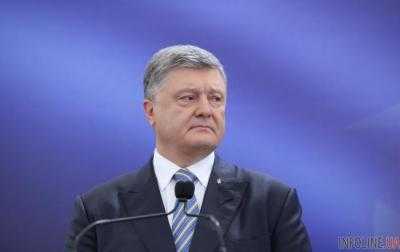 П.Порошенко поставил в один ряд Томос, безвиз и донецких киборгов
