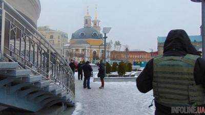 В центре Киева прохожего приковали наручниками и ограбили