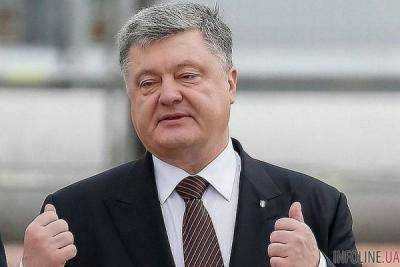 Порошенко выбил телефон из рук украинца: видео