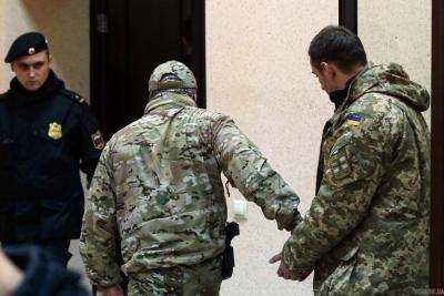 В РФ заявили, что рука раненого украинского моряка отекла из-за тренажера