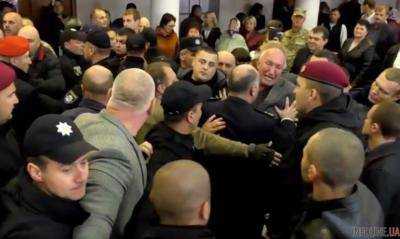 Столкновения в Конотопском горсовете: дела десяти нападавших направили в суд