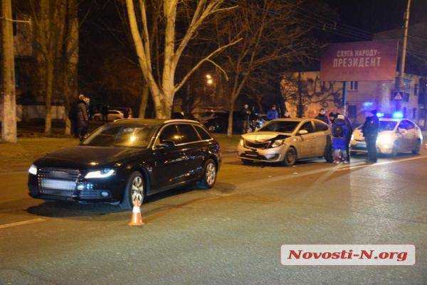 В Николаеве «КИА» сына экс-начальника ГАИ врезался в «Ауди» следователя полиции