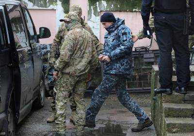Двое военнопленных моряков получили звание лейтенанта