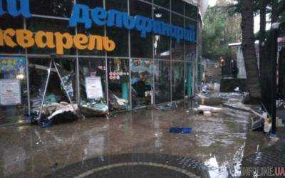 В Алуште разнесло бассейн с дельфинами