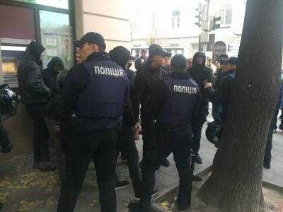 Во Львове задержали мужчину с антикварными вещами