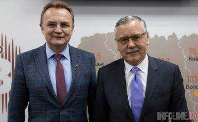 Садовый снялся с выборов в пользу Гриценко