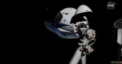 Космический корабль Crew Dragon успешно пристыковался к МКС