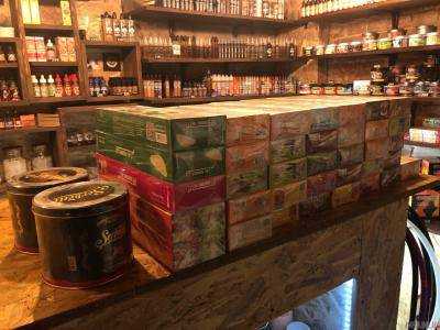 У предпринимателя изъяли 800 пачек незаконного кальянного табака