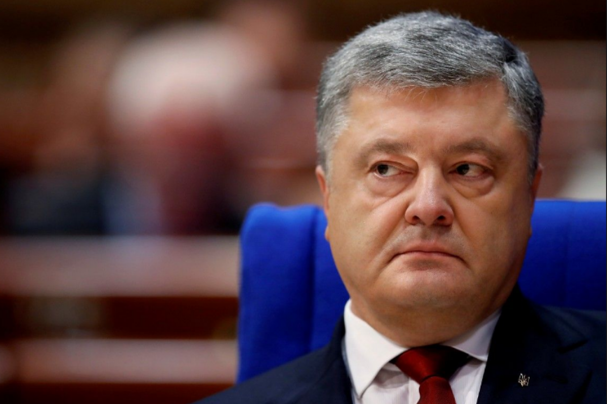 Возвращение Приватбанка Коломойскому станет ударом по сотрудничеству с МВФ — Порошенко
