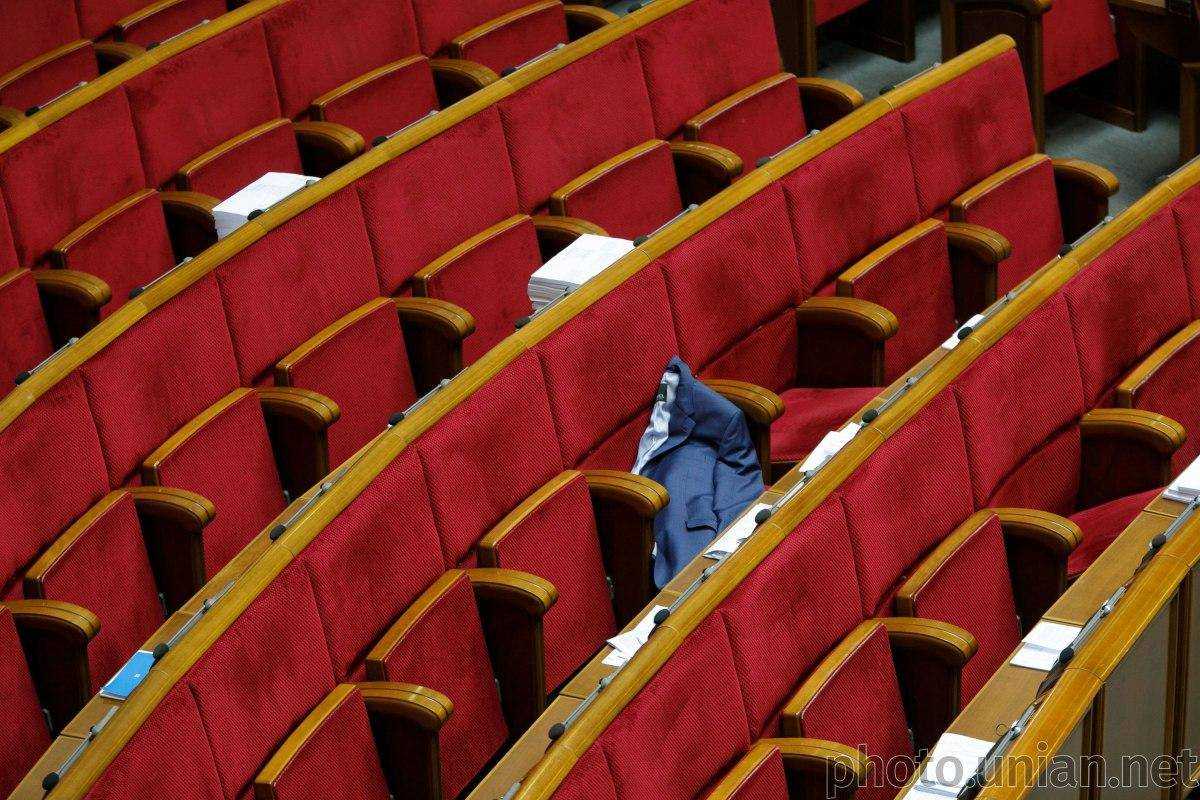 У Зеленского подтвердили подготовку закона о сокращении числа нардепов