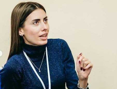 Зе-депутат похвасталась спортивной фигурой в модных лосинах
