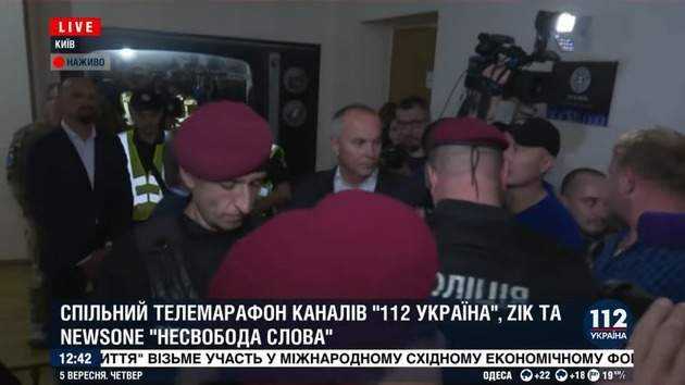 "Ты наел свою рожу на украинских налогах": нардепы подрались в Нацсовете по ТВ