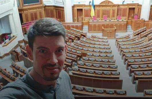 "Слуга народа" озадачил украинцев внешностью: нелепое фото