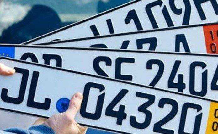 Временно спасены: Зеленский подписал закон по "евробляхам"