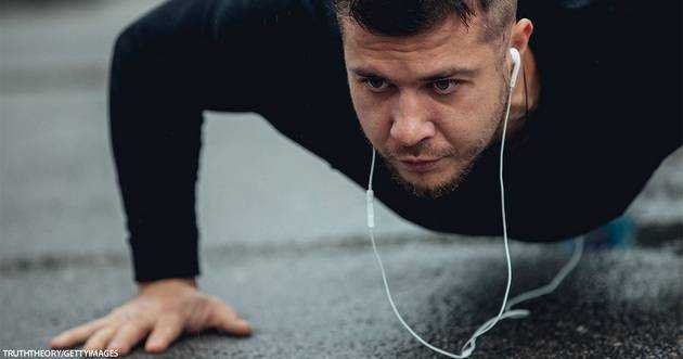 Плохие новости мужчин, которые не могут сделать 10 отжиманий