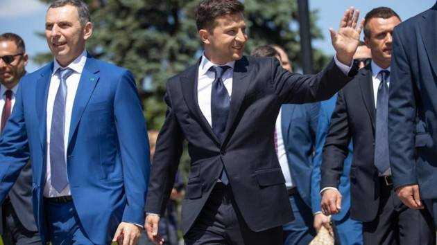 Под прицелом: кто стоит за информационной атакой на «Слугу народа»