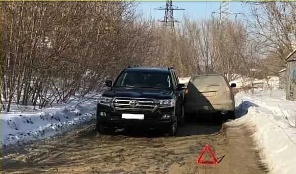 Ударились зеркалами на узкой дороге — кто виноват?