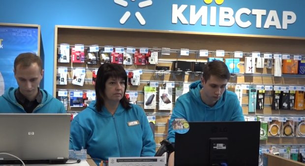 Киевстар отменил плату за звонки, lifecel поддержал