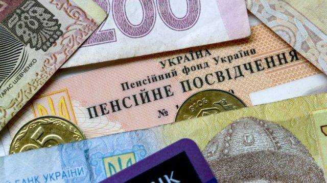 Пенсия после смерти: в правительстве обещают помочь с расходами на похороны
