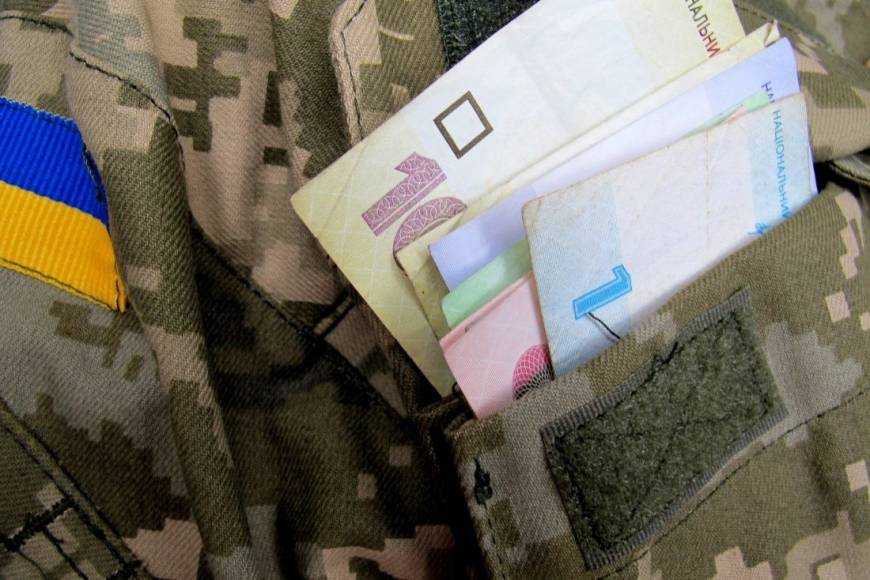 Военным сократили выплаты в 12 раз: поступил приказ Минобороны