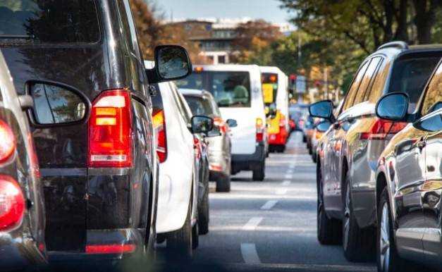 Пешеходов в Украине будут наказывать за «неправильную» одежду