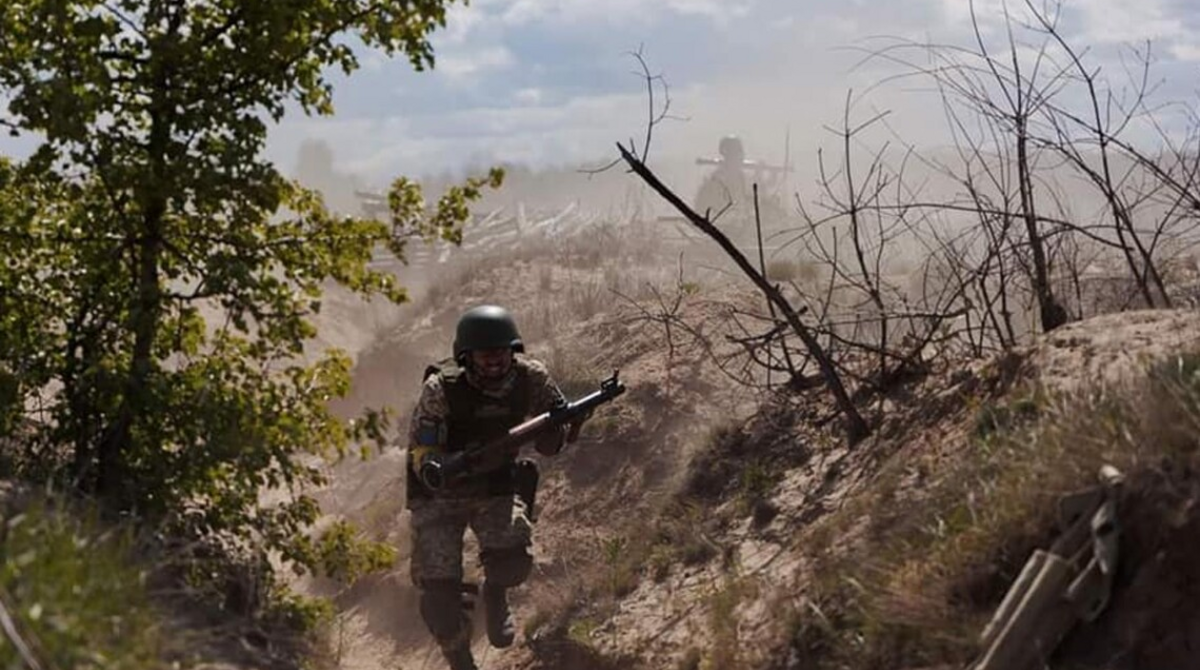 Ширина фронту складає 2450 км: Залужний доповів очільнику комітету начальників штабів США про ситуацію на полі бою