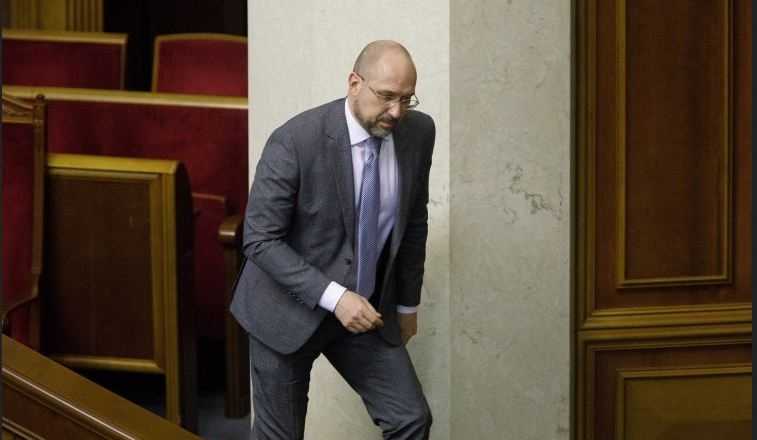 "Не можем сидеть на диване": Шмыгаль заявил, когда украинцы выйдут на работу