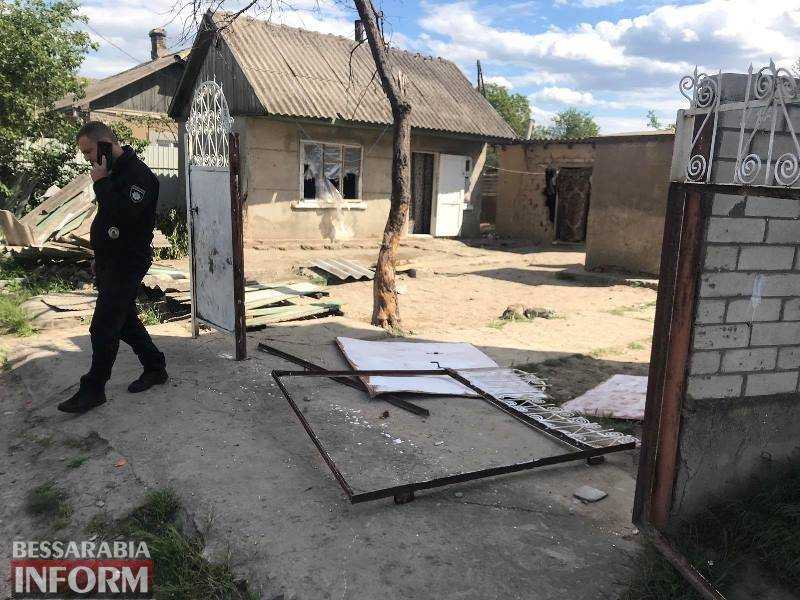 Настоящий самосуд: под Одессой на щепки разнесли дом ромов