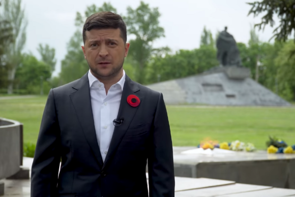 "Вернем своих людей и свою землю". Зеленский обратился к украинцам по случаю 9 Мая