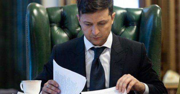 Зеленский подписал "тестировочный" закон: кого проверят на COVID-19